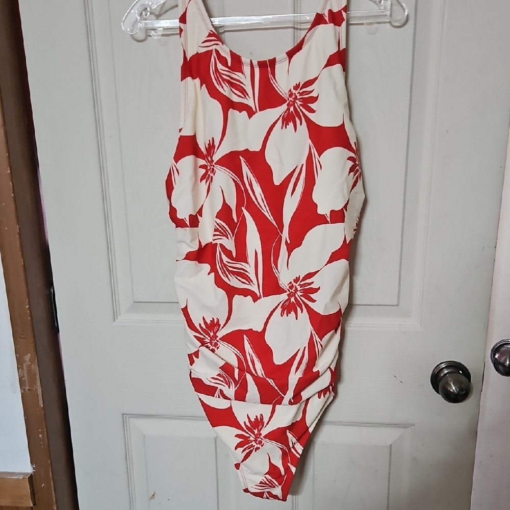 SHADE & SHORE TROPICAL ONE PIECE SWIMSUIT: RED/CREAM: NEW WITH TAGS: SIZE 18
